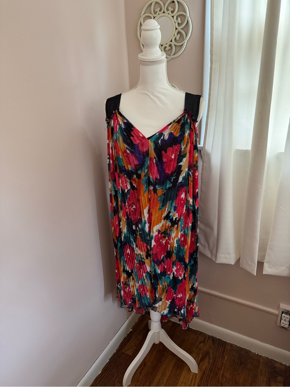 Floral Multicolor Pleated Summer Dress - Sleeveless